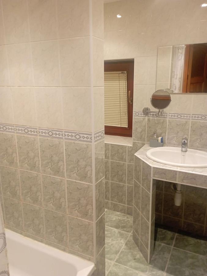 מלון ורשה Meier House Wawer מראה חיצוני תמונה