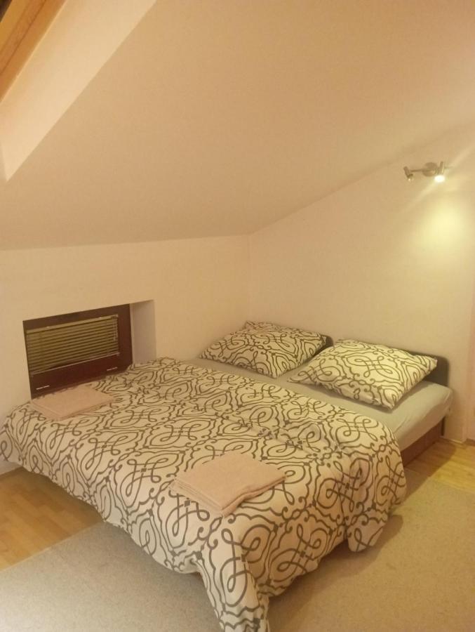 מלון ורשה Meier House Wawer מראה חיצוני תמונה