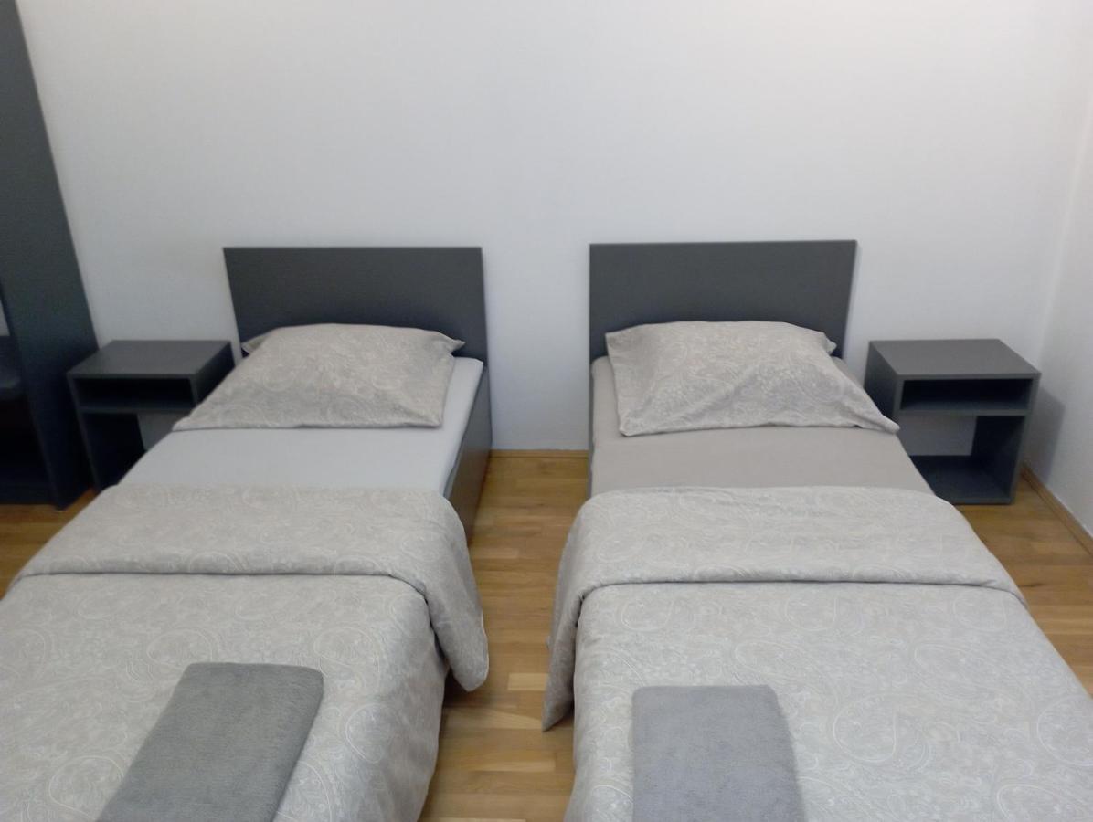 מלון ורשה Meier House Wawer מראה חיצוני תמונה